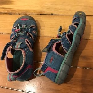 Keen- Newport- Blue Pink